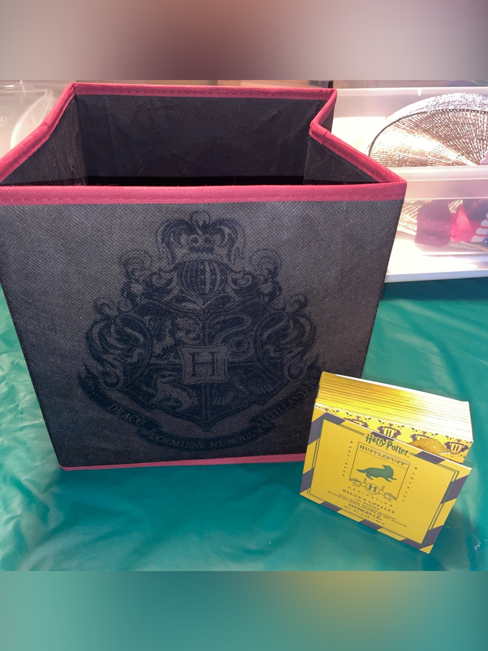Spongelle hufflepuff & Harry Potter storage cube